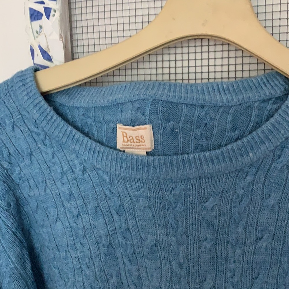 Blue sweater size XL (Bass Brand)